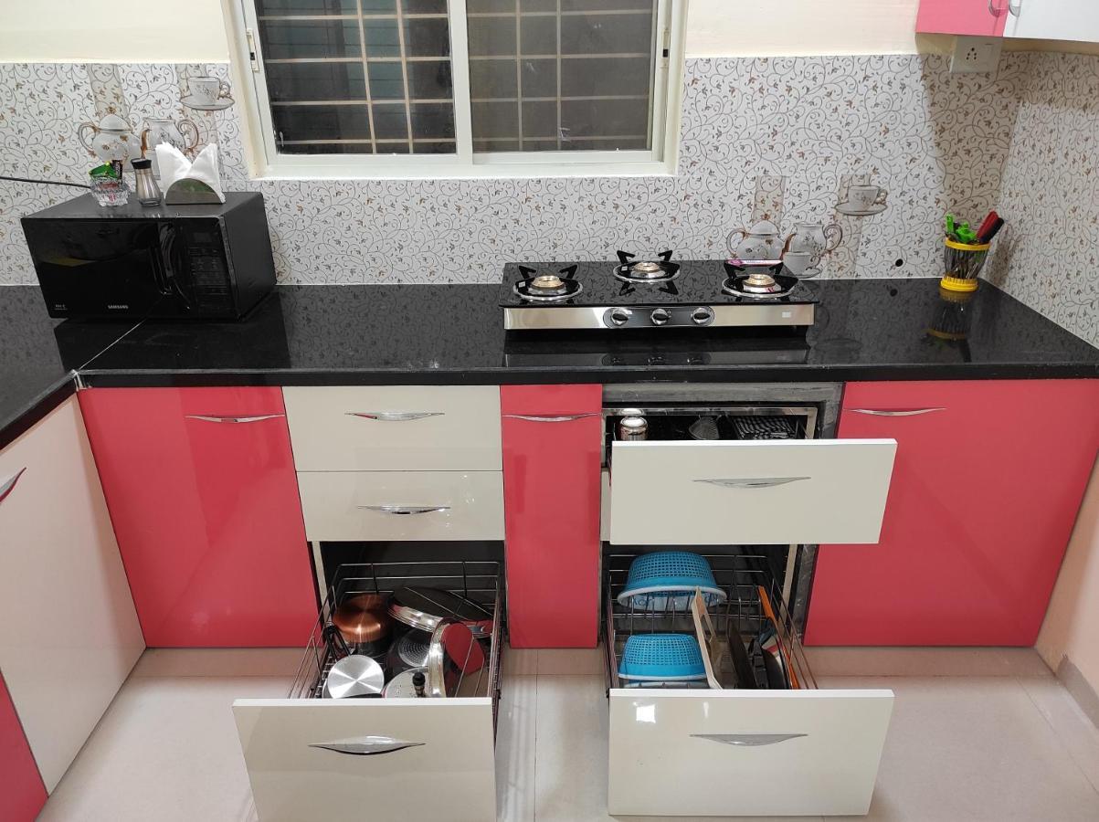 Apartment 2bhk Service 204 Sus *